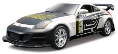 Bburago Автомодель (1:24) StreetTuners NISSAN 350Z (ассорти перламутровый белый,светло- золотистый,1:24) g18-23003